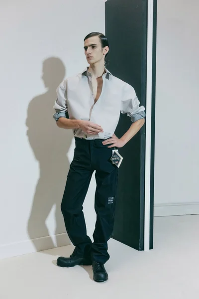 Look 19